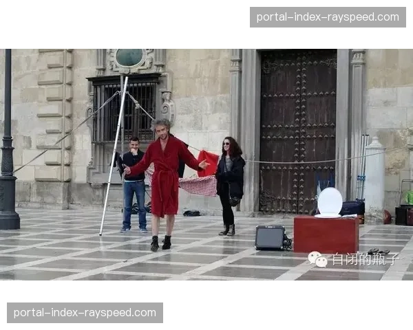 格拉纳达主场测试新型“安静区”声学罩技术，为自闭症球迷群体提供观赛环境