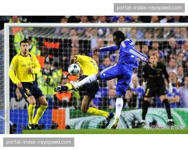 现场：梅斯球员因不满判罚吃到红牌，十人应战