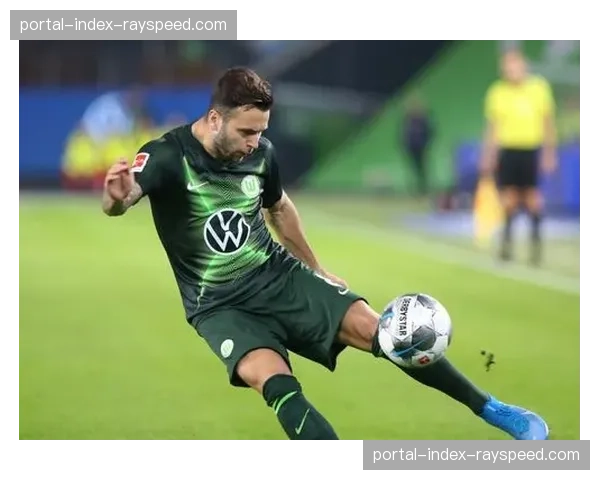 沃尔夫斯堡签下巴西后卫克莱顿，合同至2030年6月